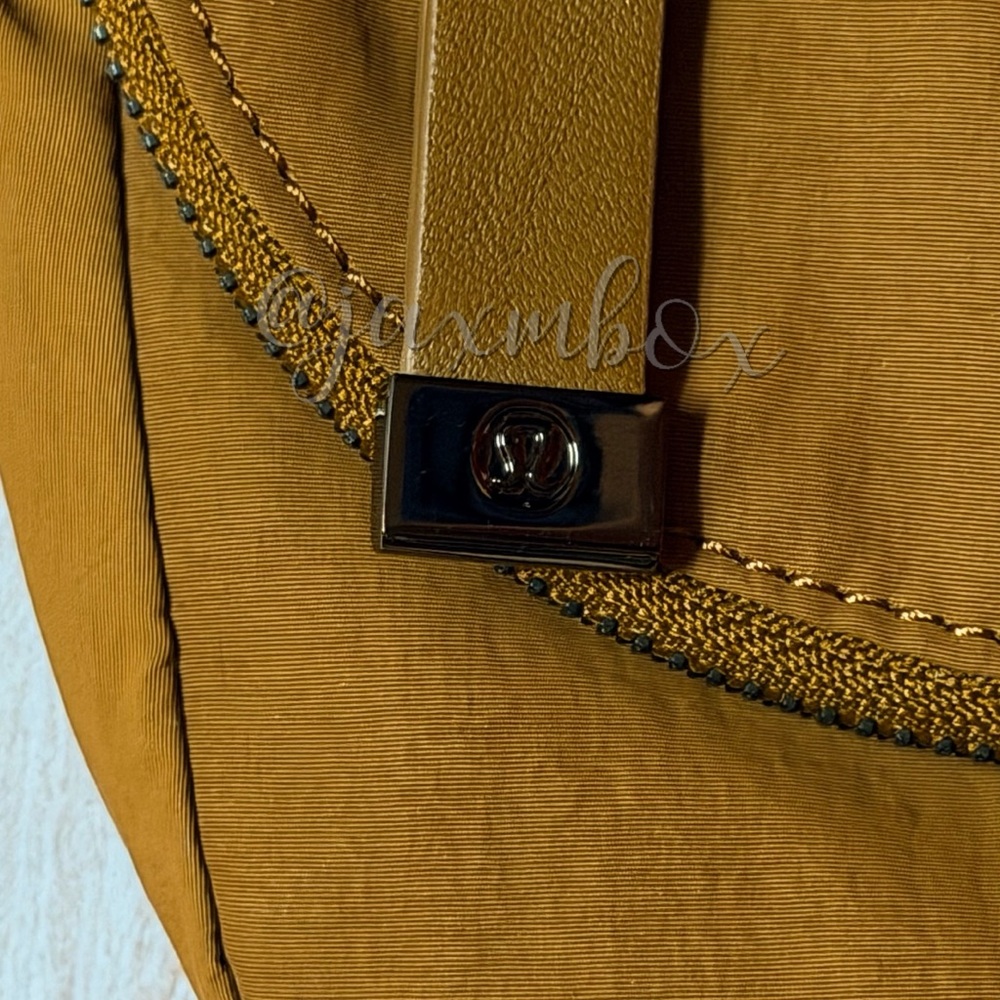 Lululemon All Night Festival Bag *Micro Burnt Caramel - Picture 5 of 9